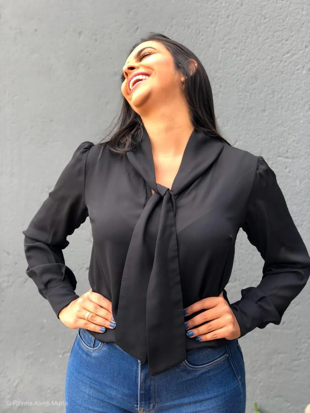 Blusa de gola laço de manga comprida 