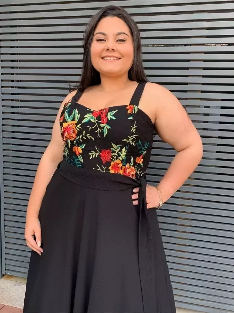 Vestido Simples Madri Preto