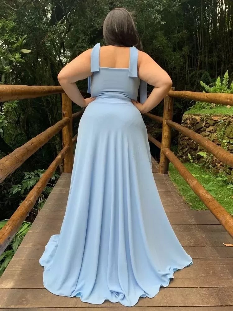 Vestido Madrinha de Casamento Azul Serenity com decote Ana Julia 