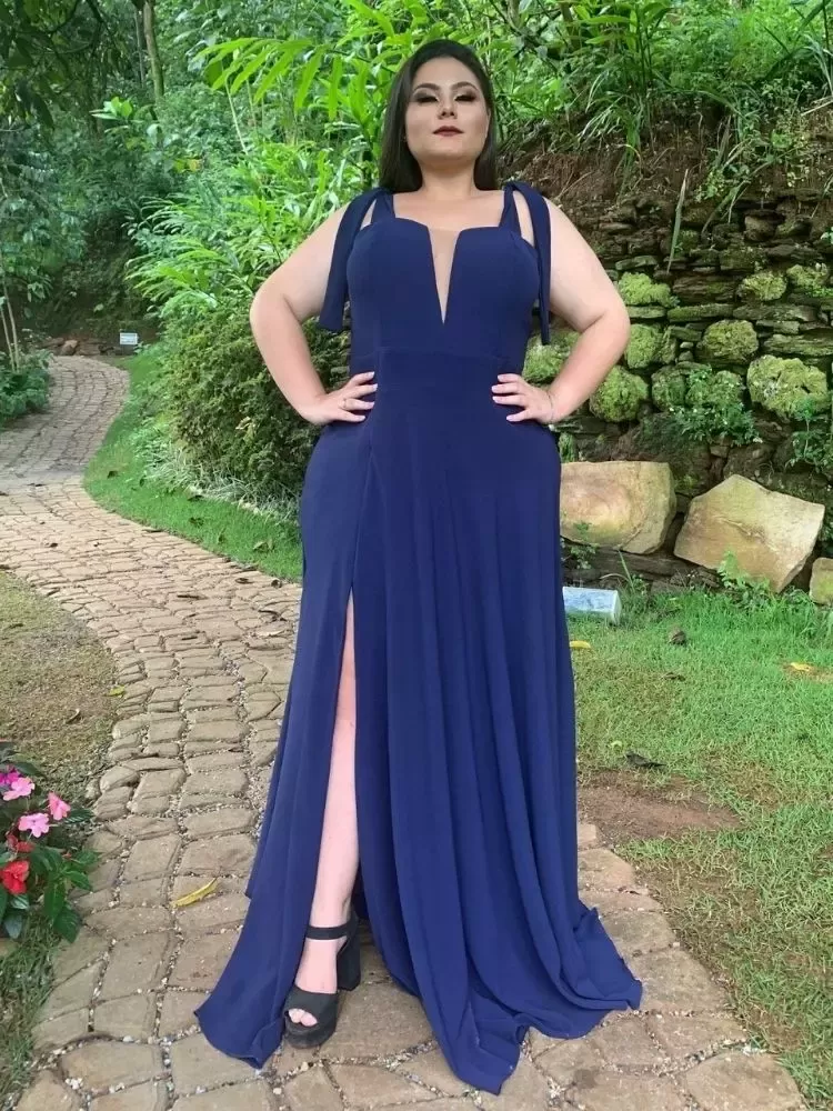 Vestido Madrinha de Casamento Azul Marinho com decote Ana Julia 