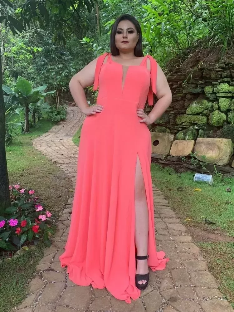 Vestido Madrinha de Casamento Coral com decote Ana Julia 