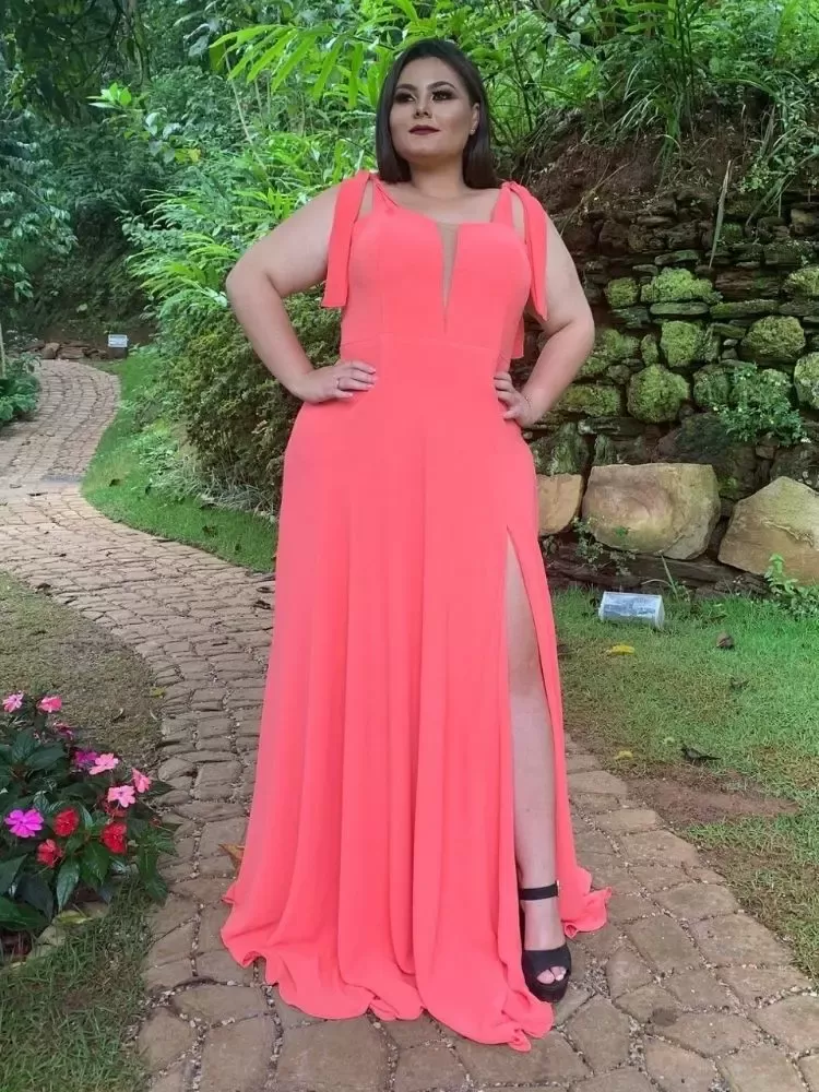 Vestido Madrinha de Casamento Coral com decote Ana Julia 