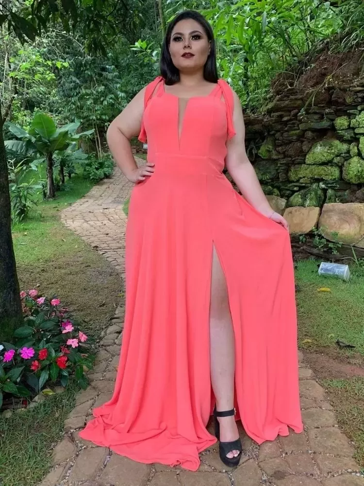 Vestido Madrinha de Casamento Coral com decote Ana Julia 