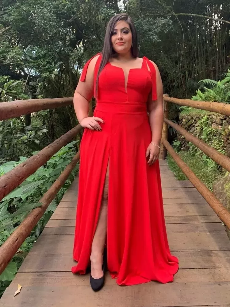 Vestido Madrinha de Casamento Vermelho com decote Ana Julia 