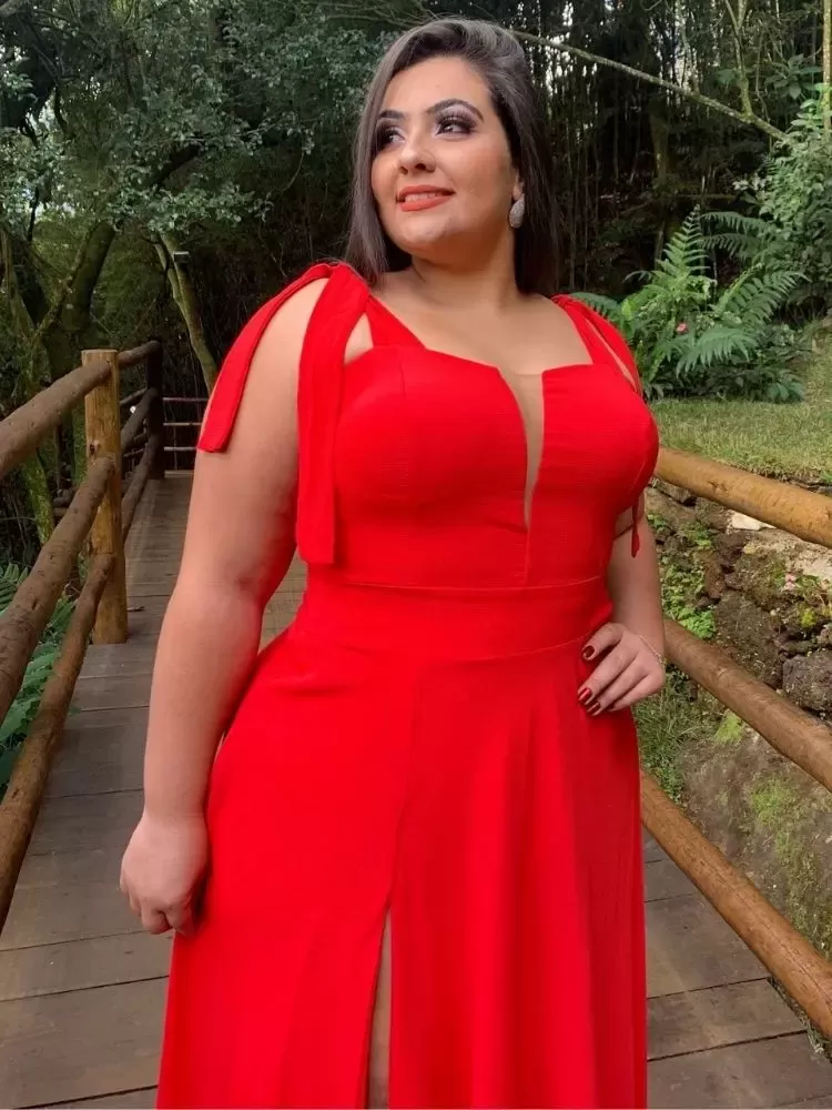 Vestido Madrinha de Casamento Vermelho com decote Ana Julia 