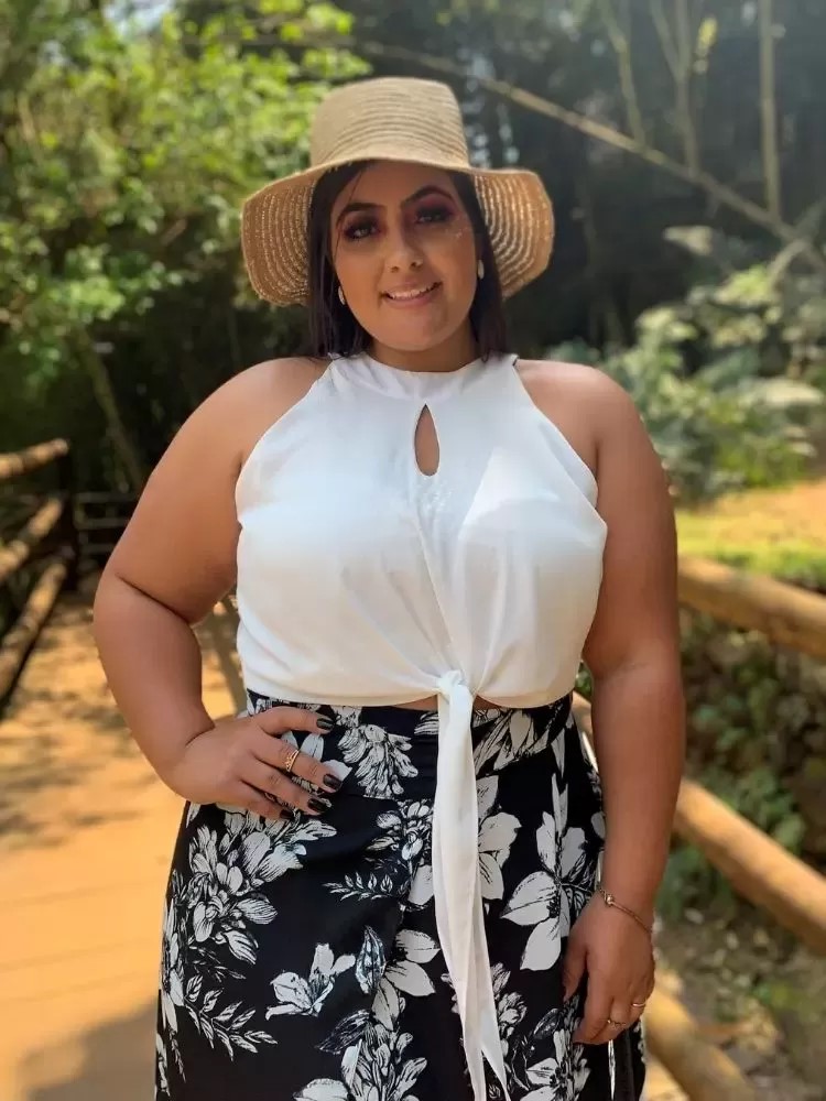 Conjunto Blusa Com Amarração + Saia Estampada Preta