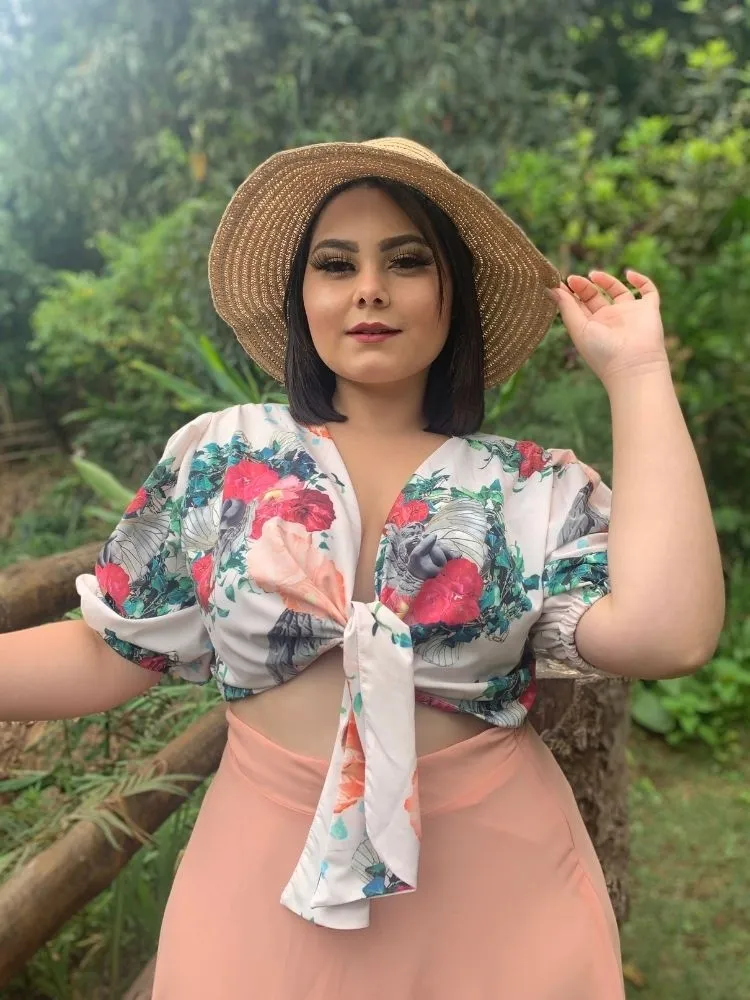 Conjunto Cropped Dos Anjos + Saia Curta Nude