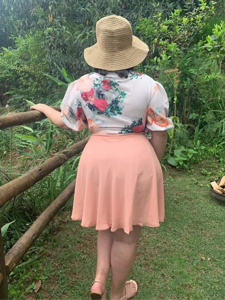 Conjunto Cropped Dos Anjos + Saia Curta Nude