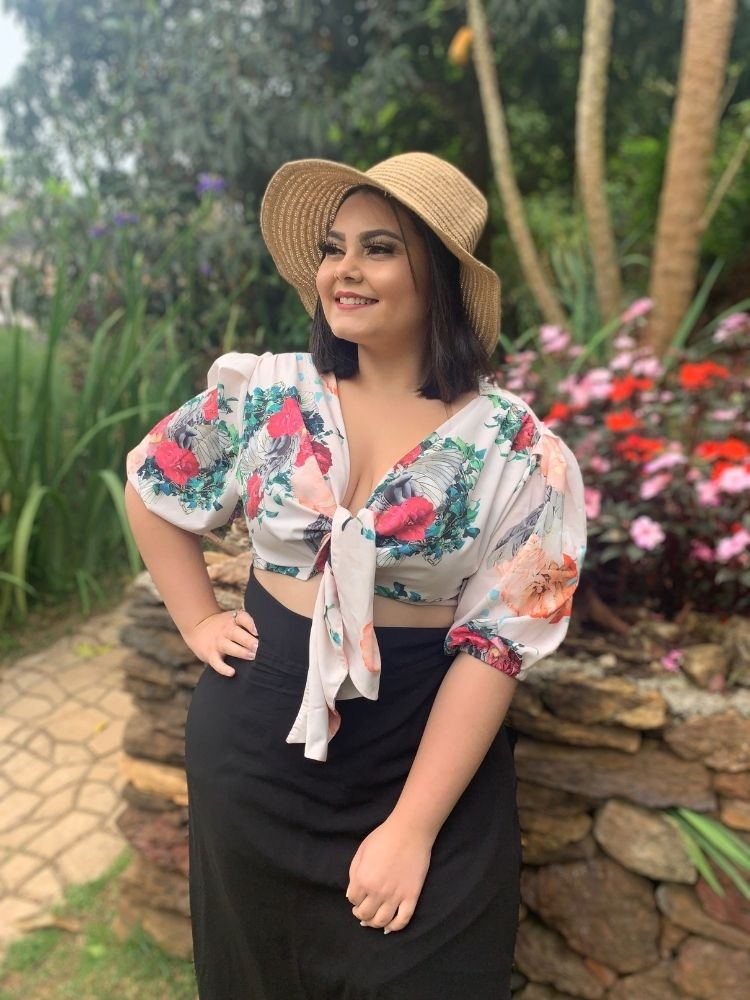 Conjunto Cropped Amarração Manga Bufante Dos Anjos e Saia Longa Preta