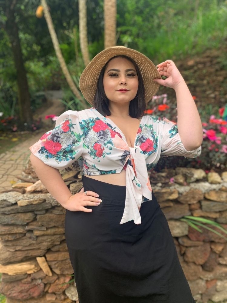 Conjunto Cropped Amarração Manga Bufante Dos Anjos e Saia Longa Preta