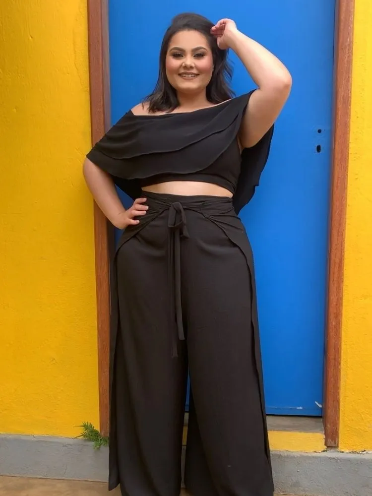 Conjunto Cropped Ciganinha Preto e Calça Envelope