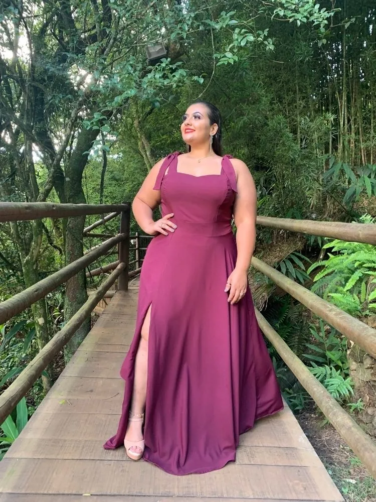 Vestido de Madrinha Ana Julia Marsala Uva Fosco