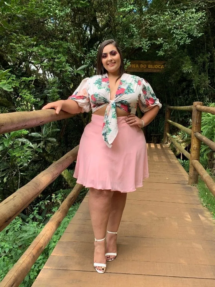 Conjunto Cropped Dos Anjos + Saia Curta Nude