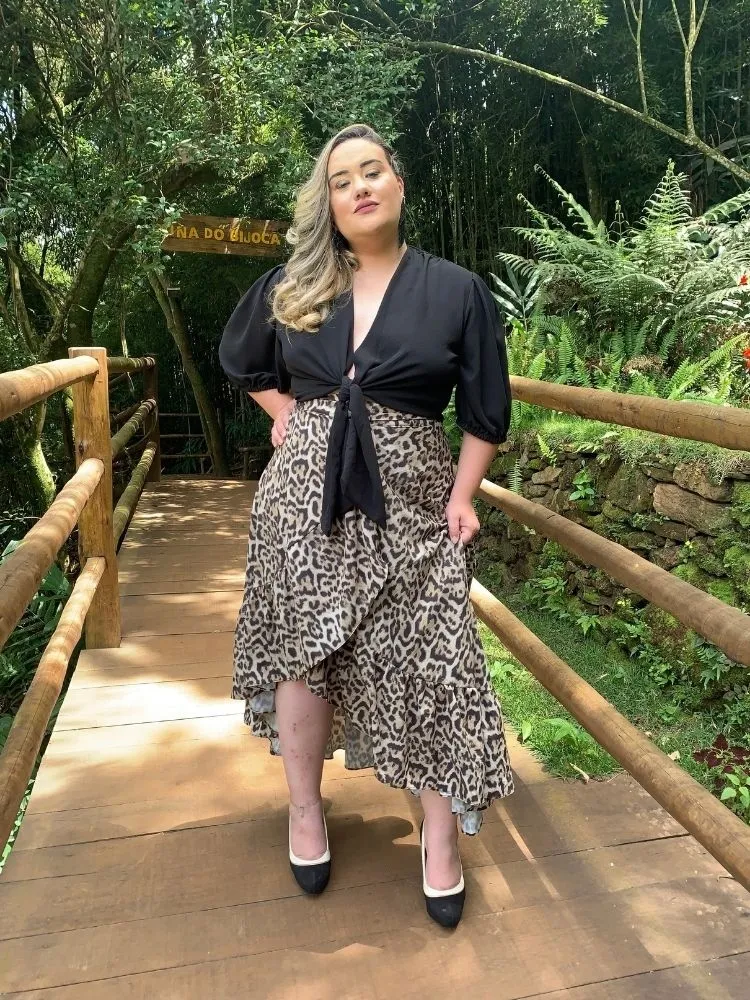 Cropped Manga Bufante e Saia Envelope Babado Animal Print