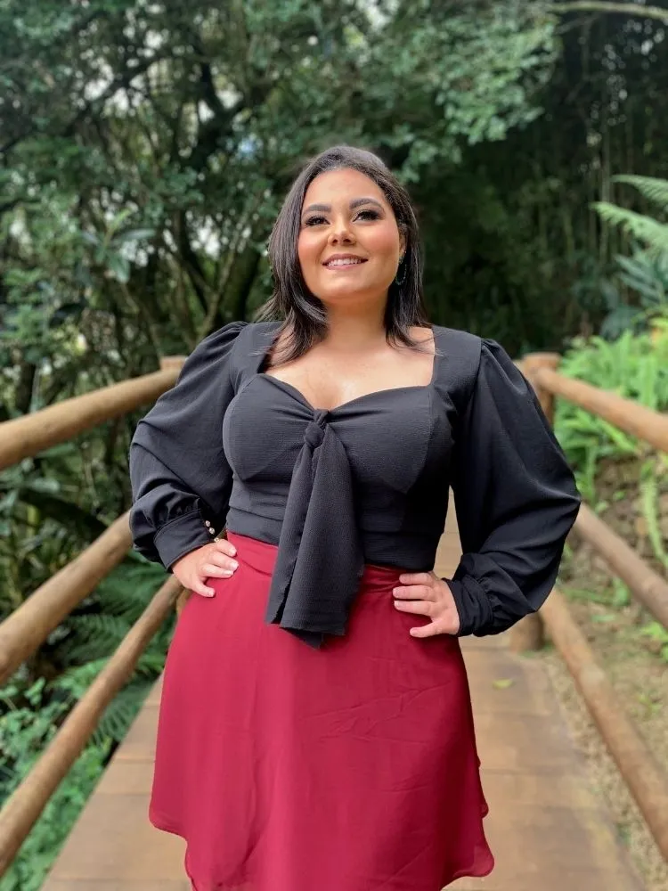 Conjunto Cropped dos Anjos Manga Bufante e Saia Curta