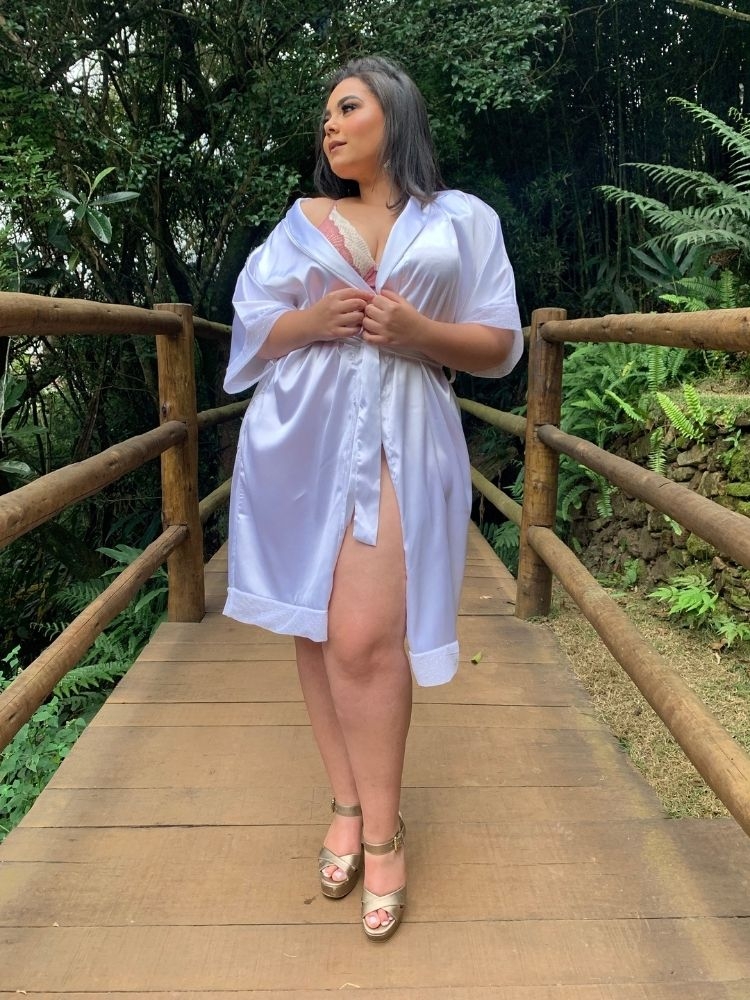 Robe De Cetim Modelo Patrícia Branco