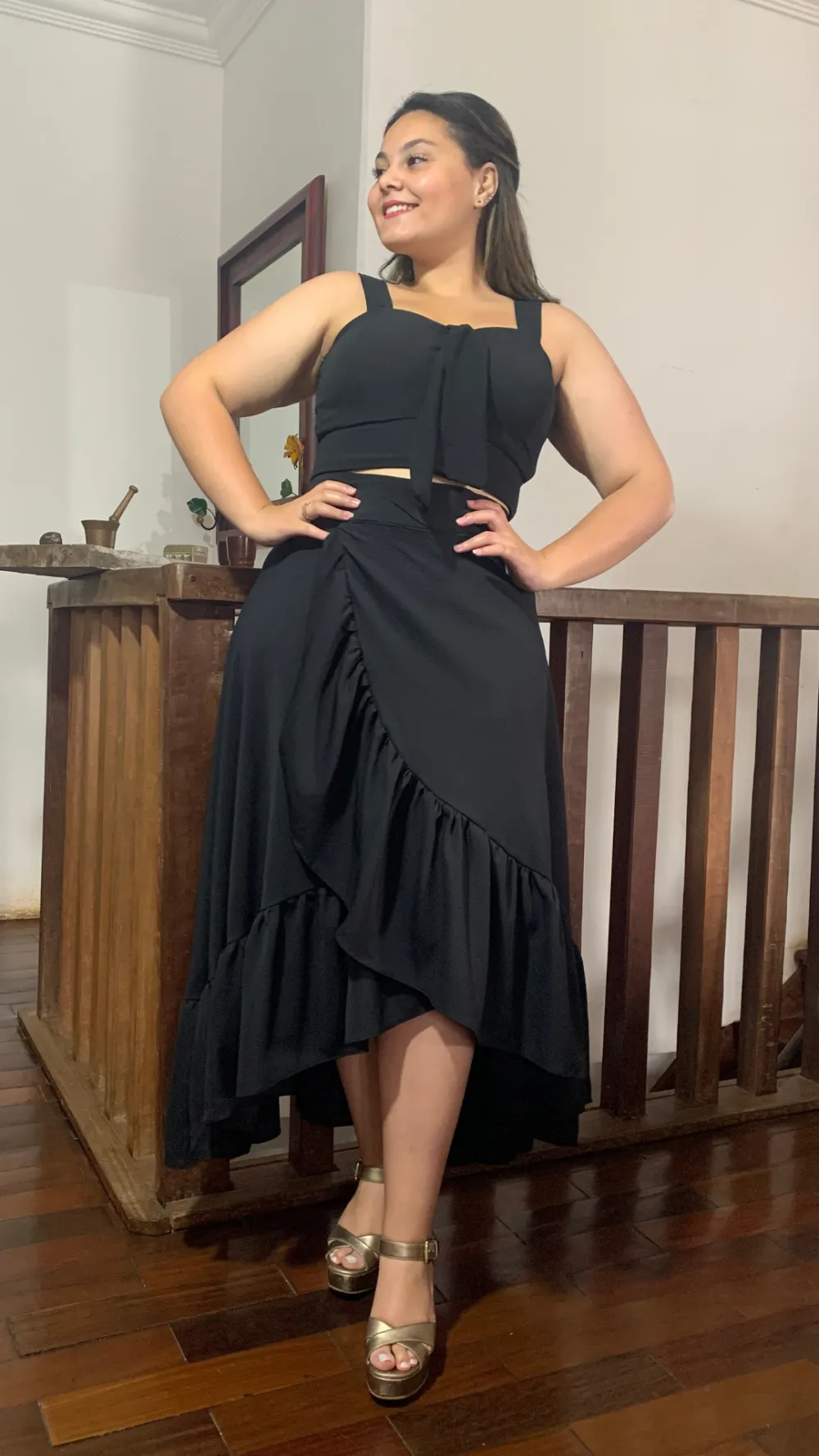 Conjunto Cropped Preto e Saia Envelope