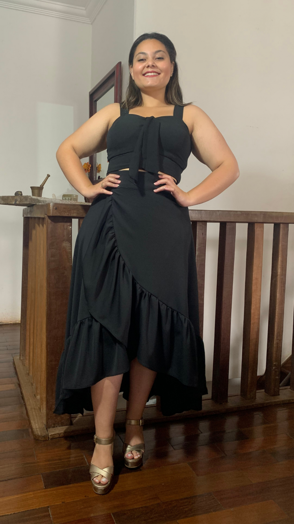 Conjunto Cropped Preto e Saia Envelope