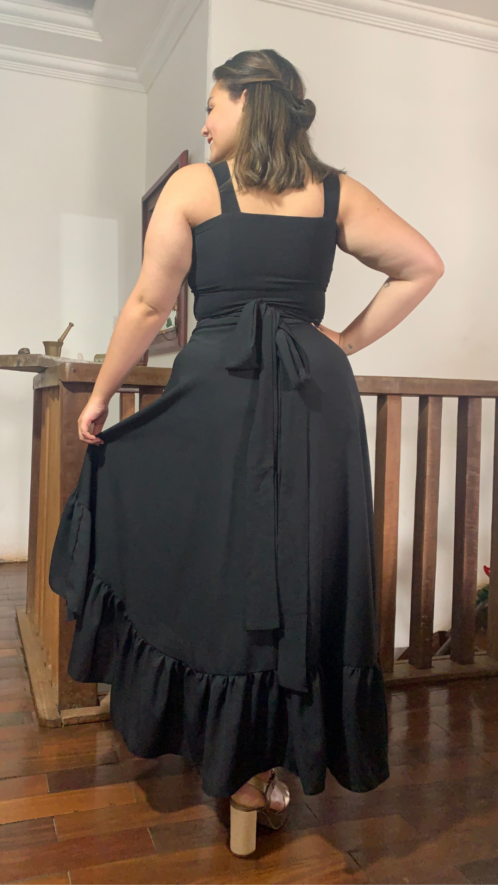 Conjunto Cropped Preto e Saia Envelope