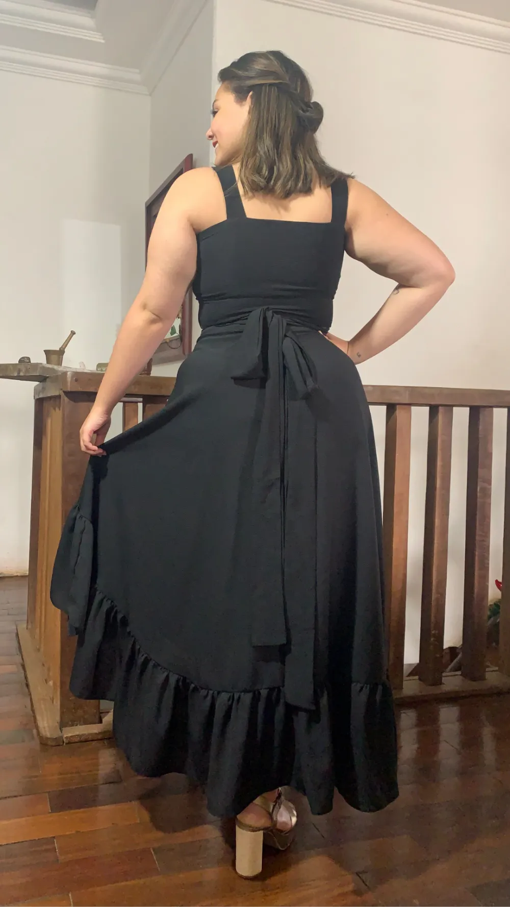 Conjunto Cropped Preto e Saia Envelope