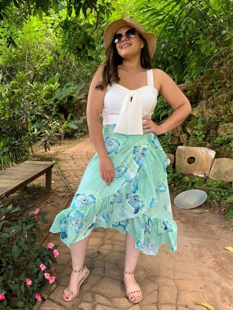Conjunto Cropped Branco e Saia Envelope Floral