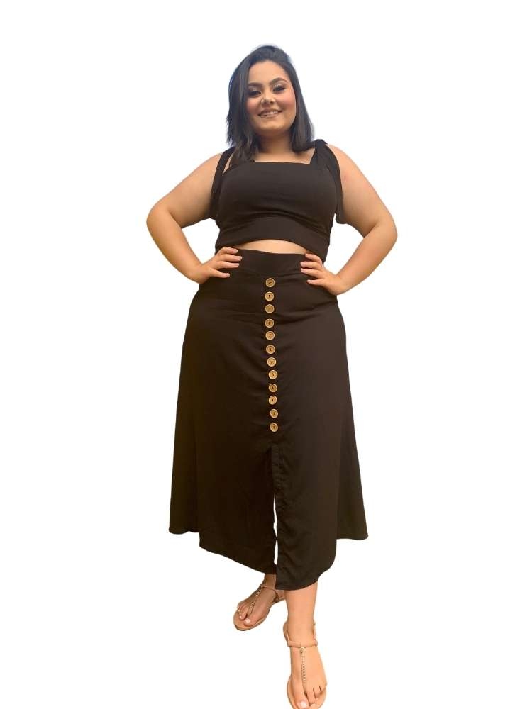 Conjunto Cropped Ana Julia Preto e Saia de Botões