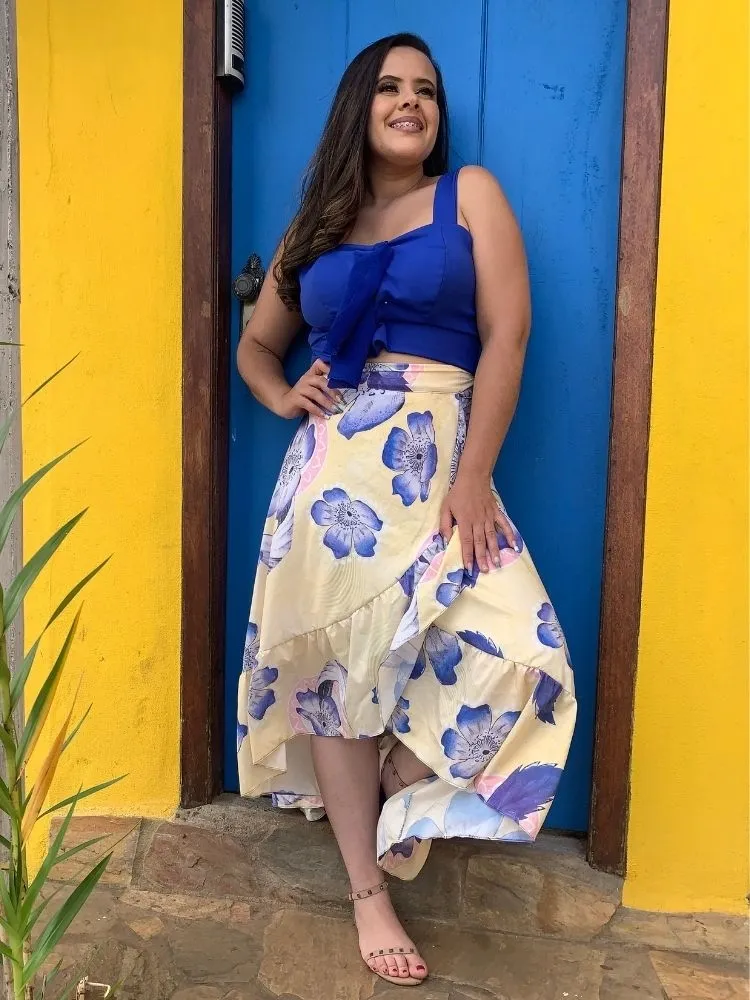 Conjunto Cropped Azul Royal e Saia Envelope Floral
